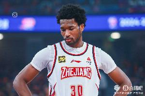 BetVictor伟德官网-咋回事这是？达米安-琼斯半场8中0&amp;三分4中0一分未得 仅拿3板