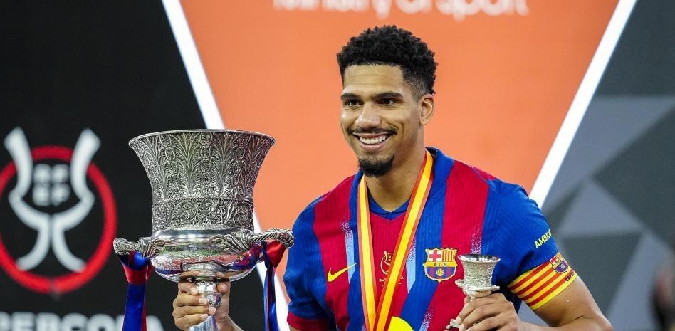 BetVictor伟德-每体：弗里克原本没打算让阿劳霍上场，但德容红牌改变了计划